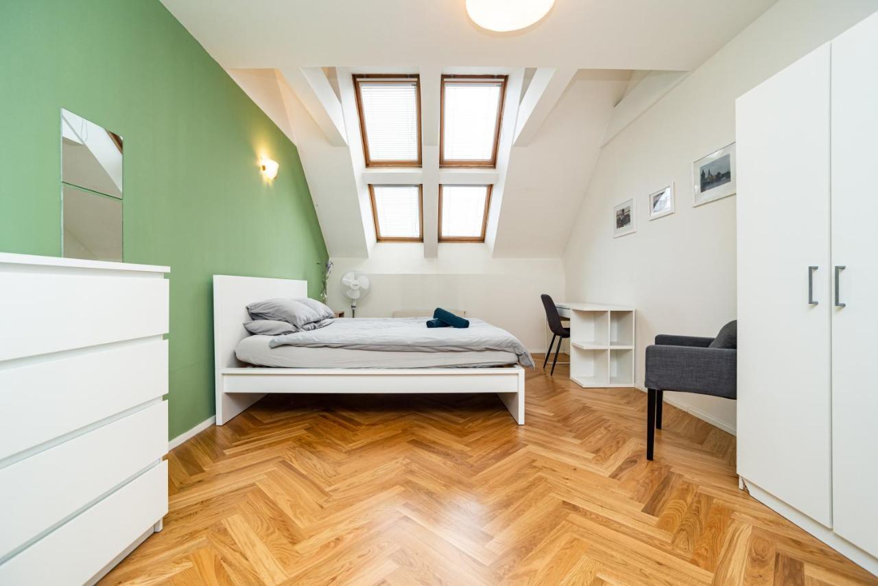 Central, Spacious, Modern 5 Bedrm Duplex W/Balcony Praga Zewnętrze zdjęcie