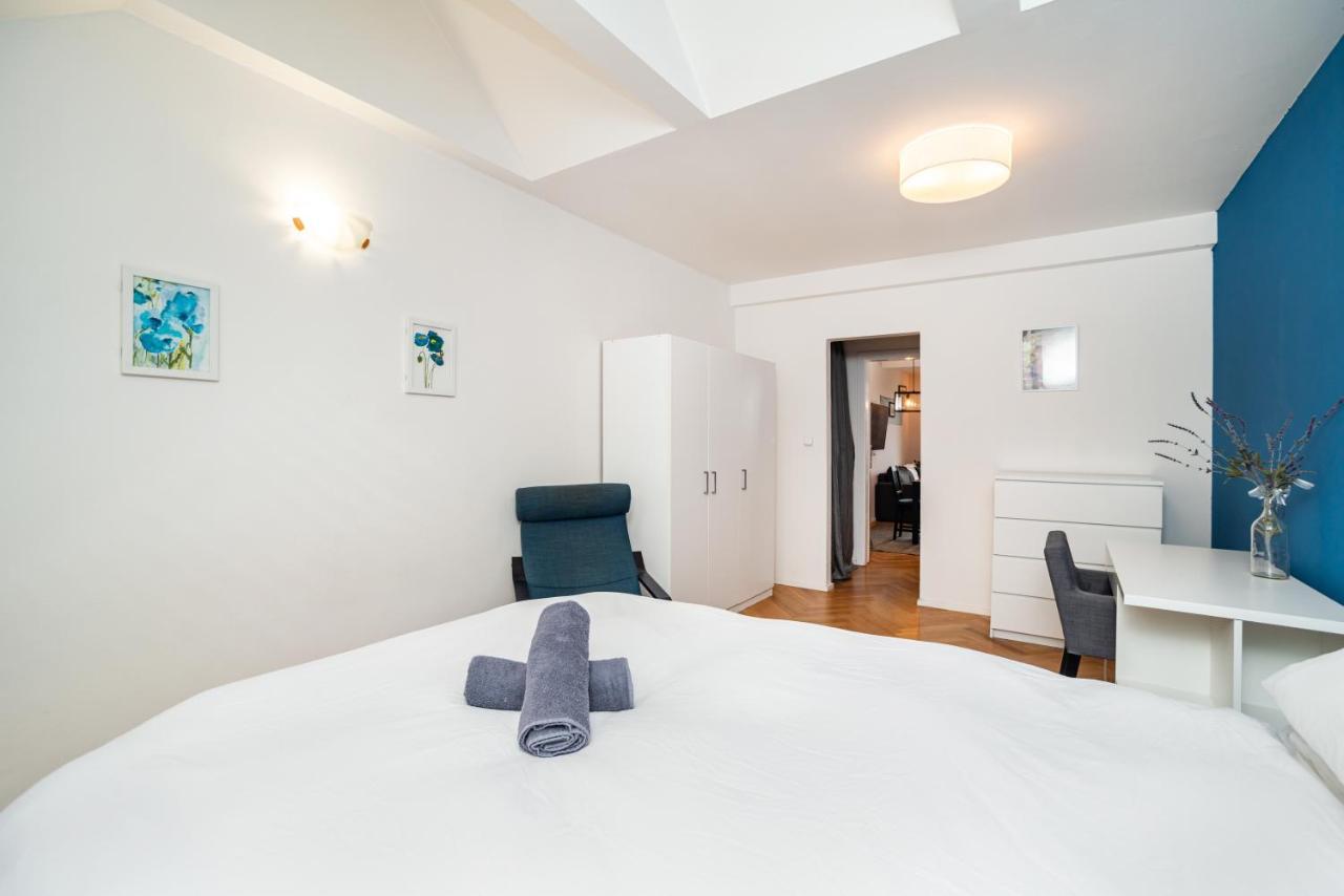 Central, Spacious, Modern 5 Bedrm Duplex W/Balcony Praga Zewnętrze zdjęcie
