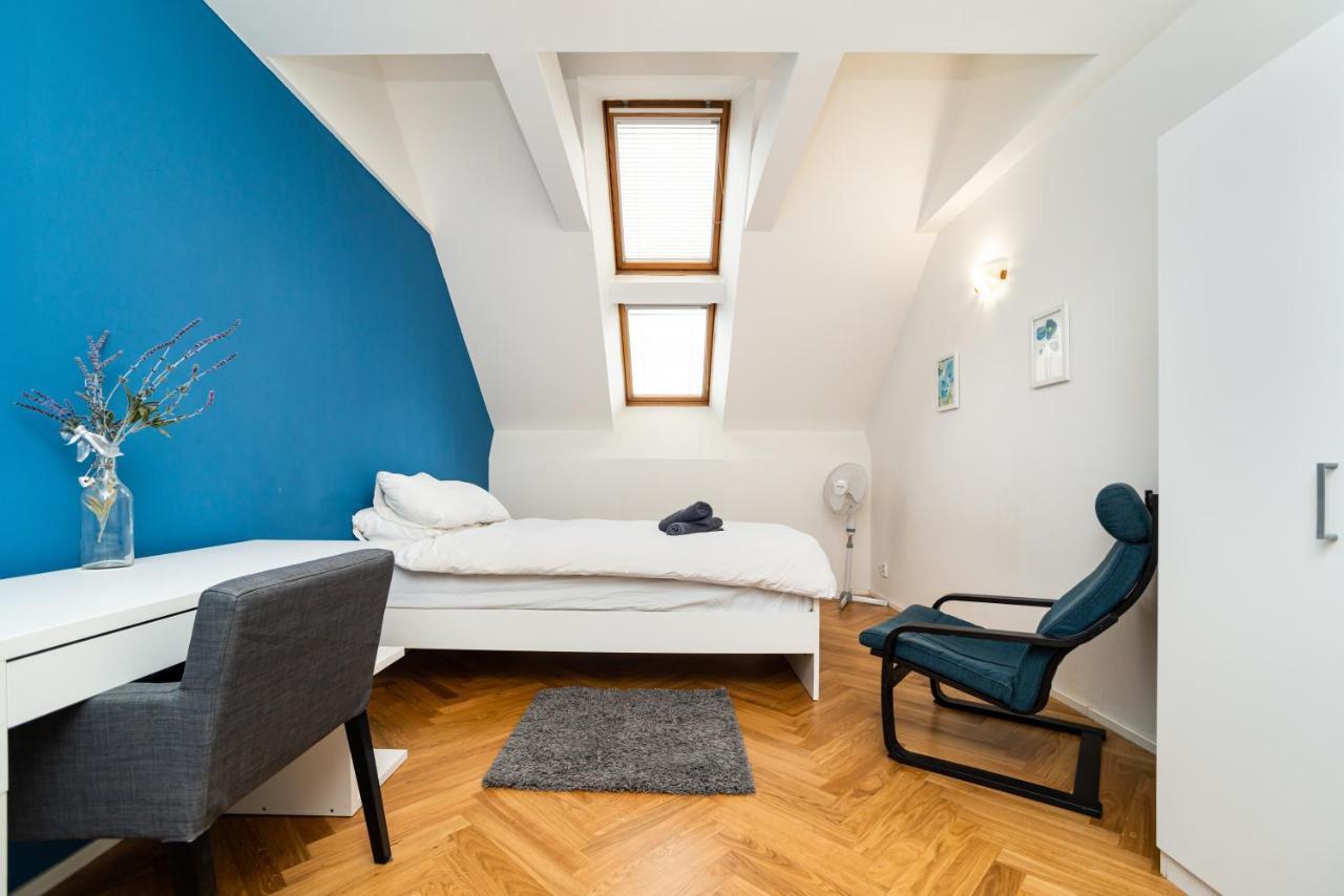Central, Spacious, Modern 5 Bedrm Duplex W/Balcony Praga Zewnętrze zdjęcie